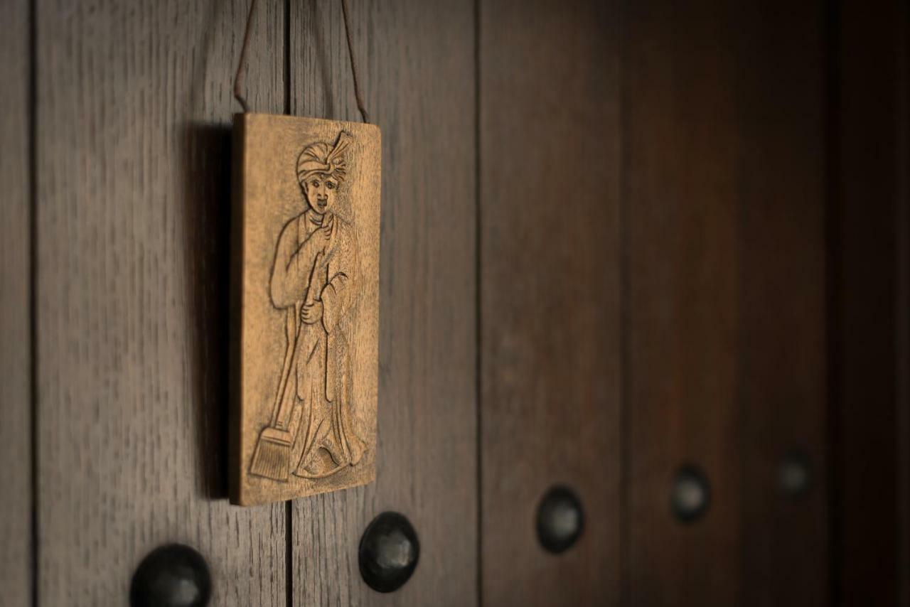 The Chedi Al Bait, Sharjah Hotel Exterior photo A door plaque of Saint Roch